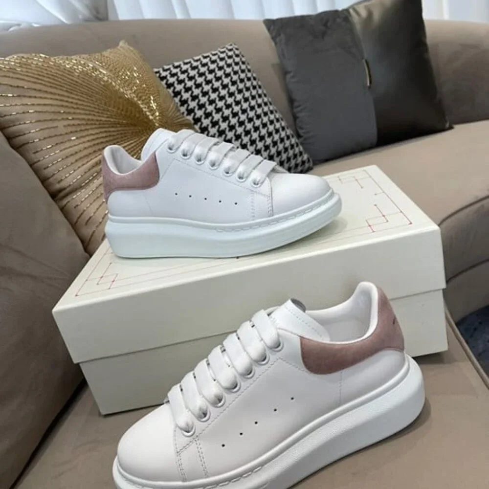 Women's sneakers - Picture 1 of 9